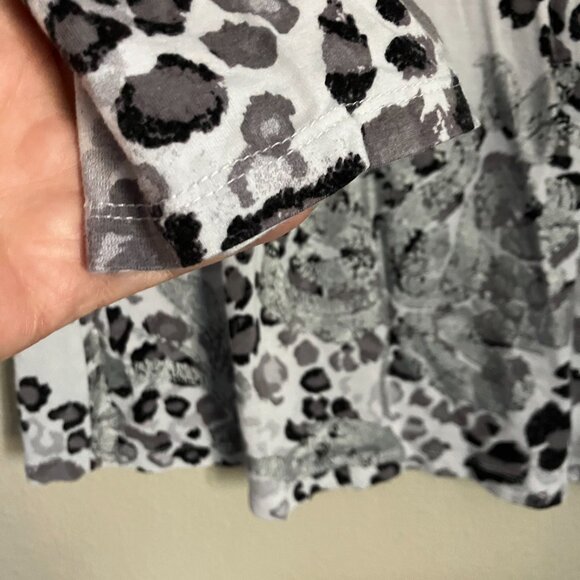 Laura Ashley Gray Leopard Ladies Top - Picture 6 of 8